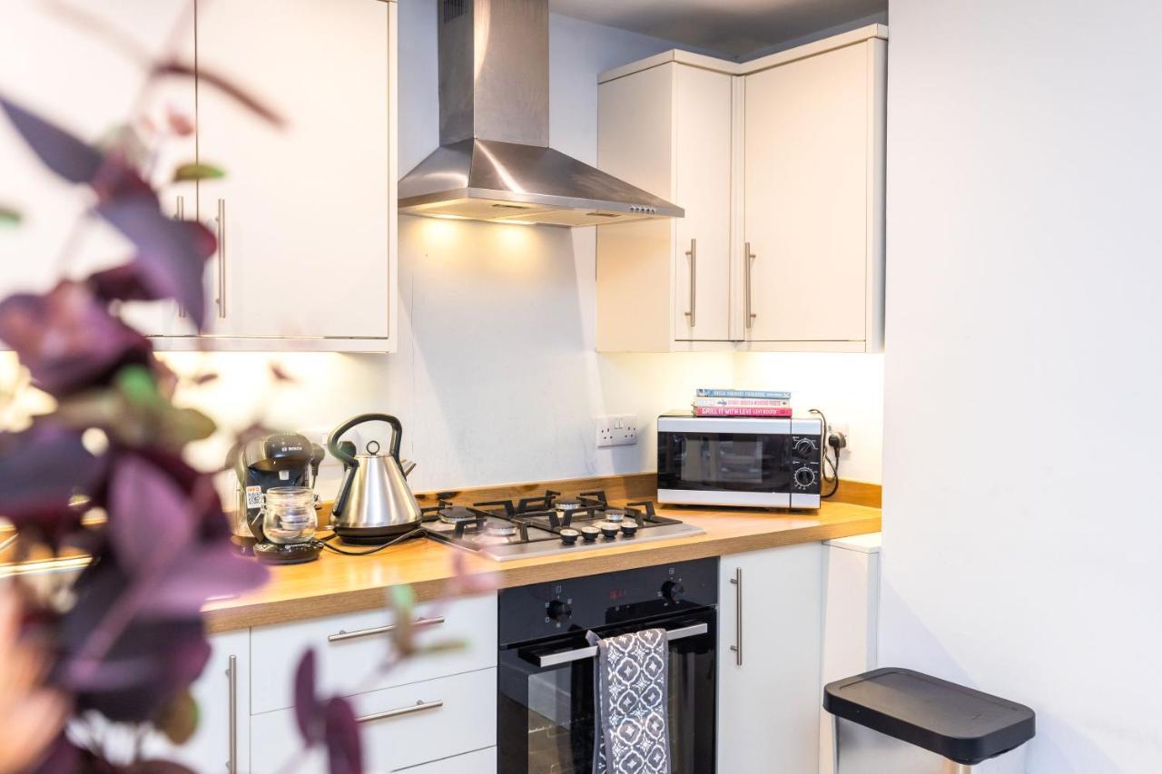 Luxury Modern 3 Bedroom Apartment In City Centre Единбург Екстериор снимка