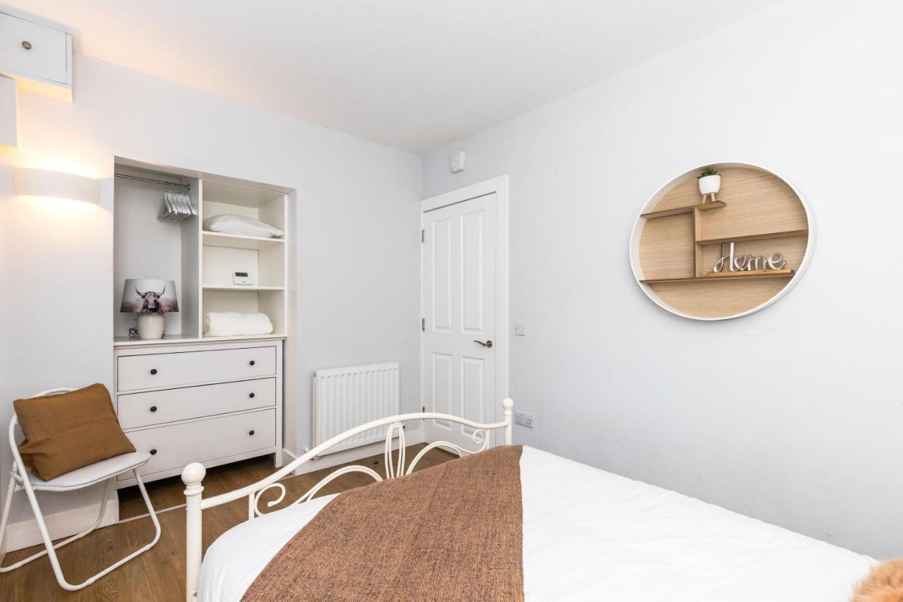 Luxury Modern 3 Bedroom Apartment In City Centre Единбург Екстериор снимка